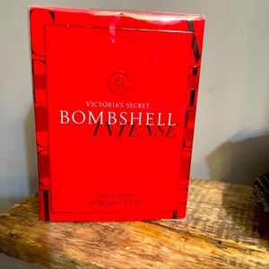 Victoria’s Secret fragrance, Bombshell Intense